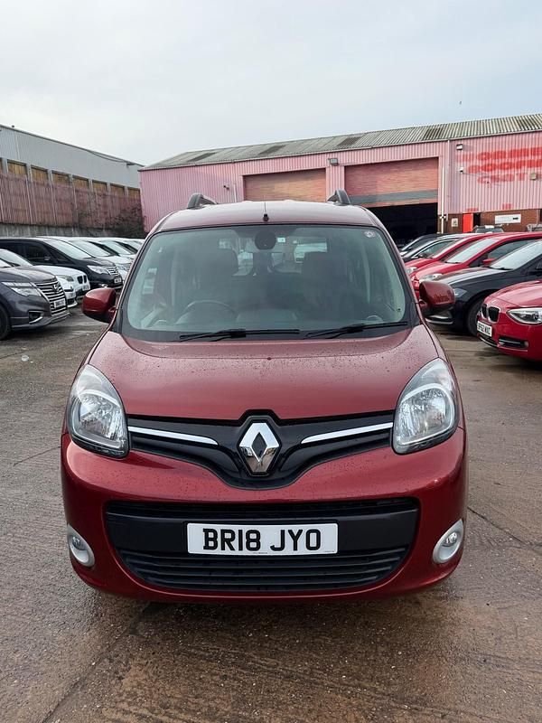 Used Renault Kangoo 2018 Red MPV