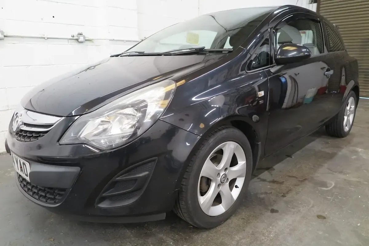 Used Vauxhall Corsa S 65 HP (47 kW) 2014 Black Hatchback