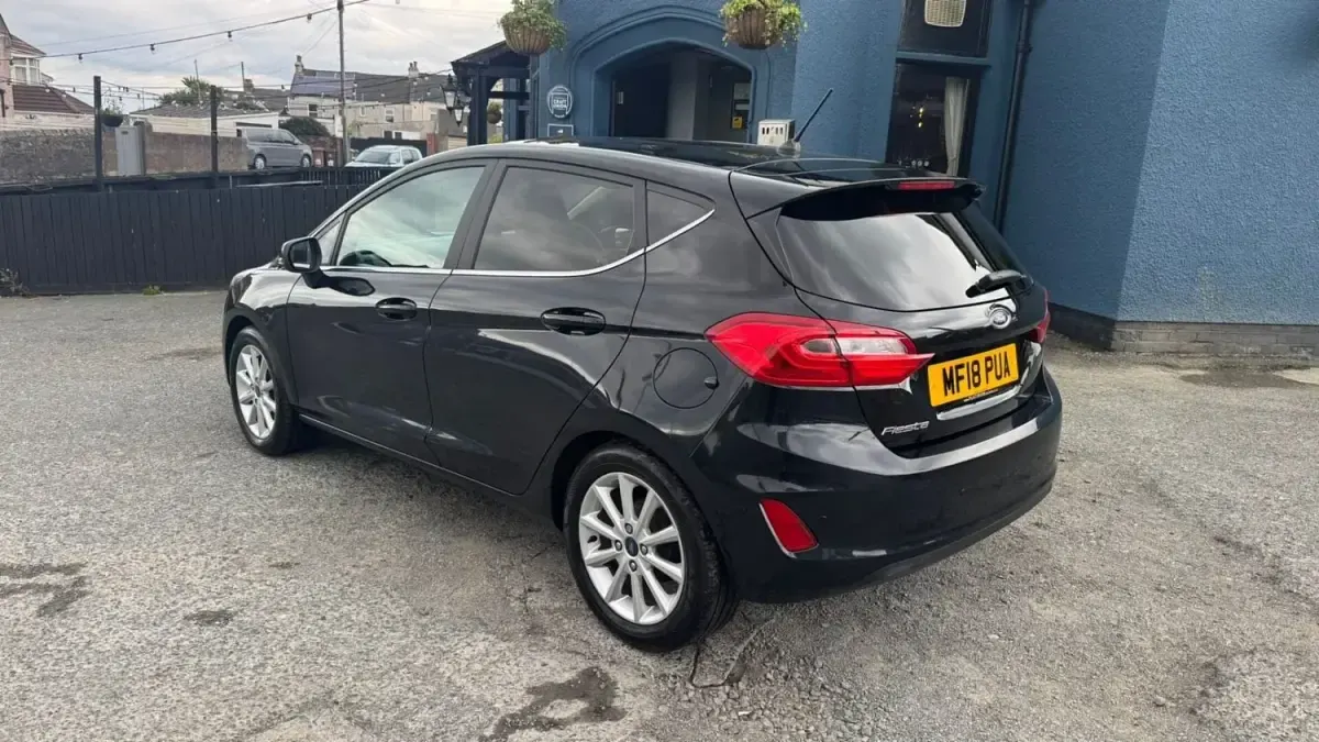 Usado Ford Fiesta Titanium 100 HP (73 kW) 2018 Preto Citadino