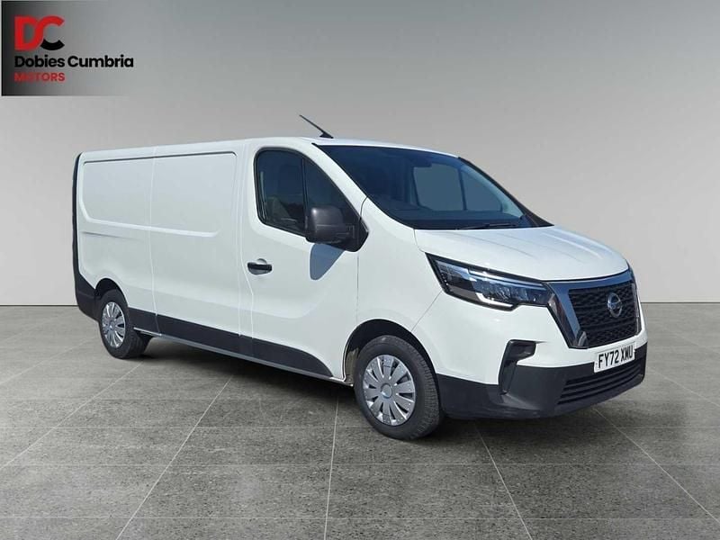 White Used 2022 Nissan Primastar Visia MPV | £13,450 (Good price) - Image 1/4