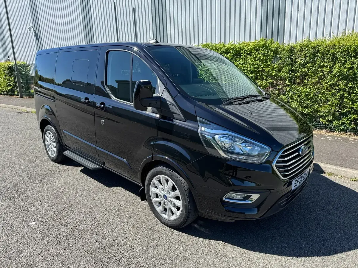Used Ford Tourneo Titanium 130 HP (95 kW) 2021 Black MPV