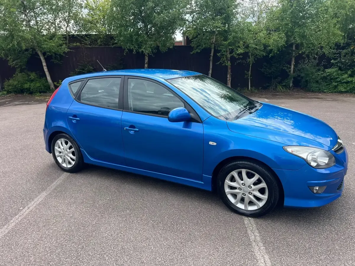Used Hyundai i30 Comfort 108 HP (79 kW) 2010 Blue Hatchback