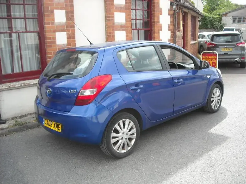 Used Hyundai i20 Style 99 HP (72 kW) 2009 Blue Hatchback