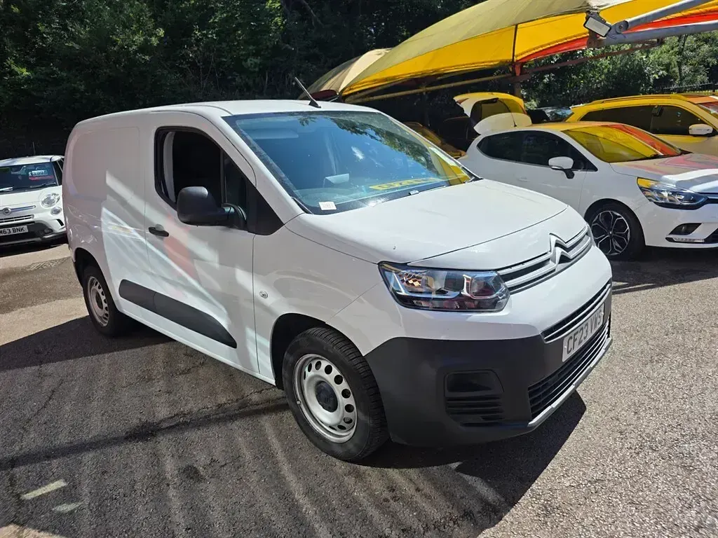 Used Citroën Berlingo 100 HP (73 kW) 2023 White MPV