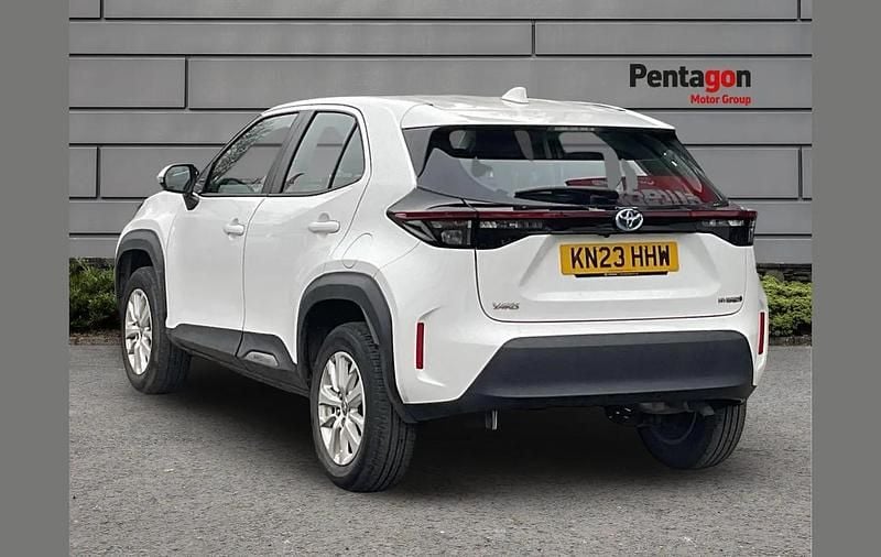 Used Toyota Yaris Cross 113 HP (83 kW) 2023 White SUV