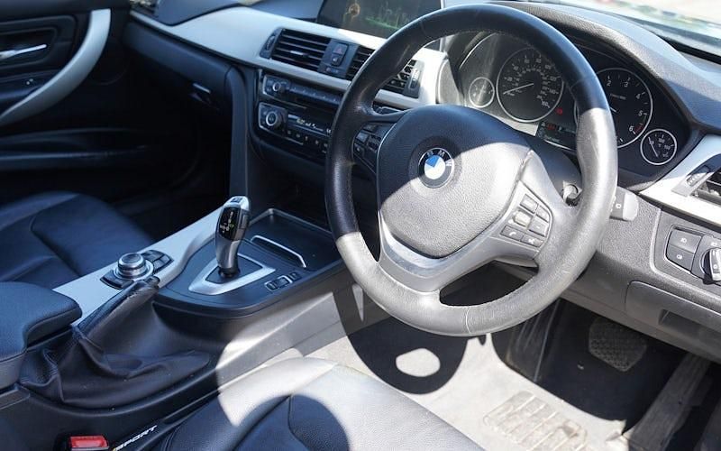 Begagnad BMW 320 Efficient Dynamics 163 HK (119 kW) 2019 Kombi