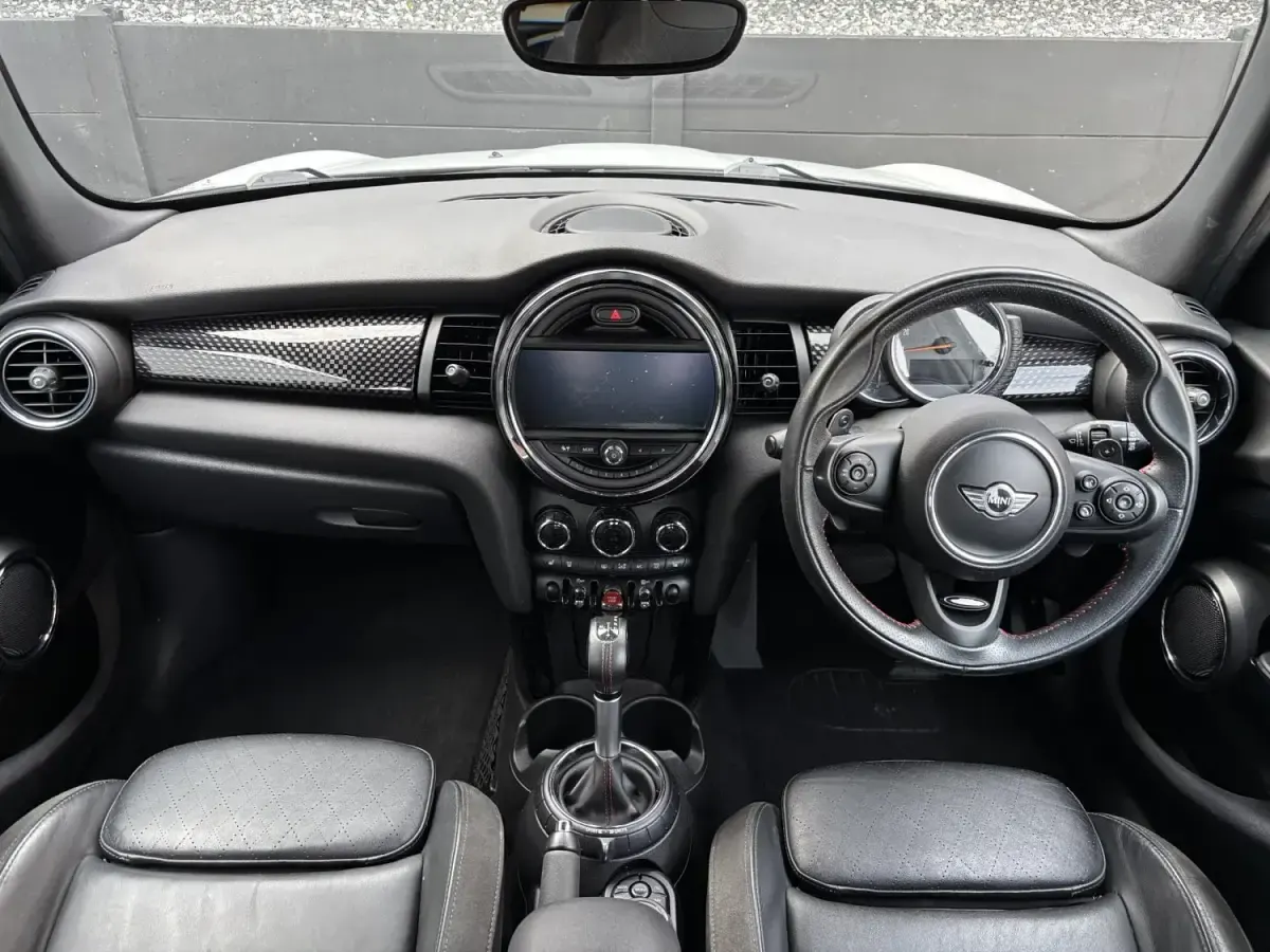 Używany Mini Cooper S Hatch 192 KM (141 kW) 2016 Srebrny Hatchback