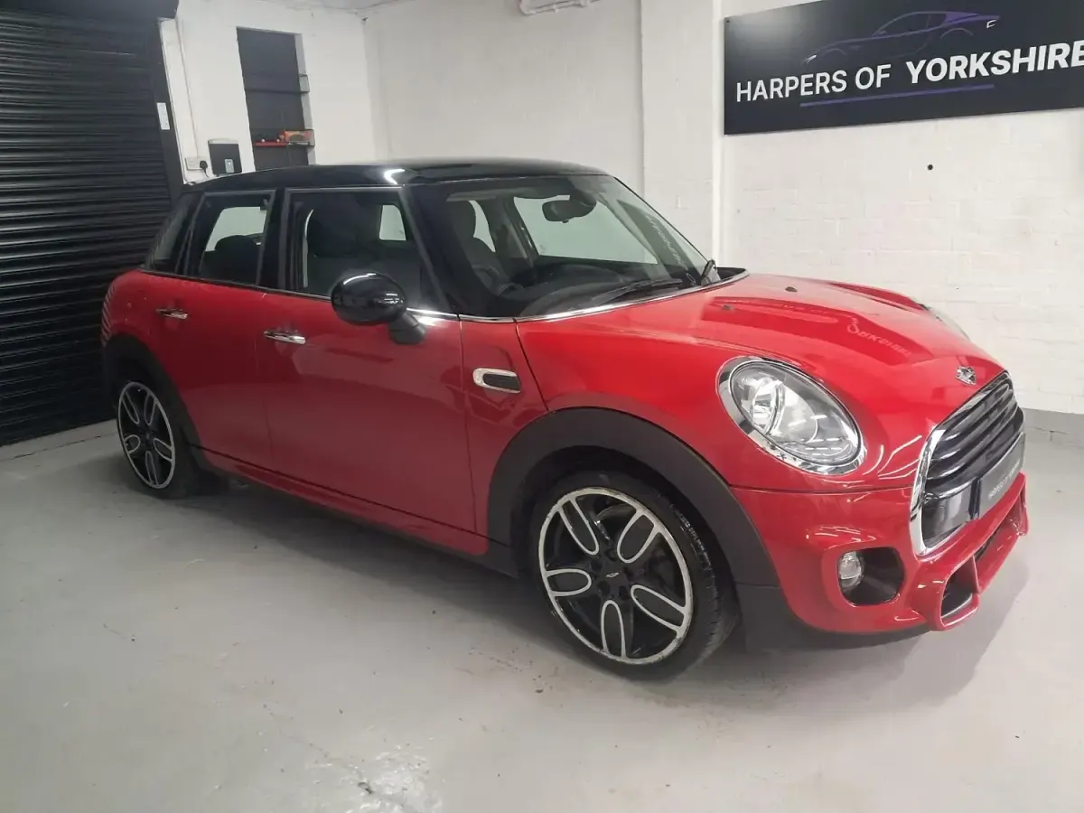 Usado Mini Cooper Hatch 2018 Vermelho Citadino
