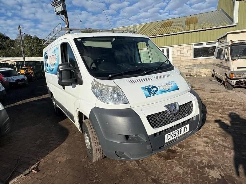White Used 2013 Peugeot Boxer Van | £3,000 (Fair price) - Image 1/4