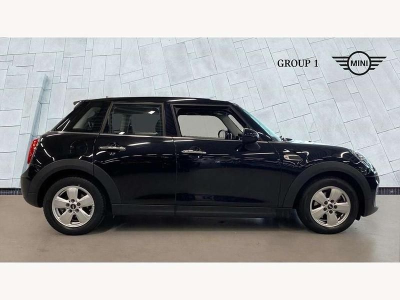 Used Mini Cooper Classic 136 HP (100 kW) 2018 Black Hatchback