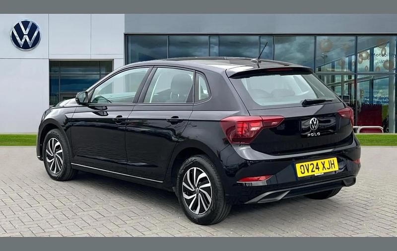 Used VW Polo Life 95 HP (69 kW) 2024 Deep black pearl  Hatchback