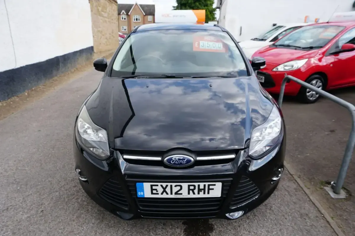 Used Ford Focus Zetec 115 HP (84 kW) 2012 Black Hatchback