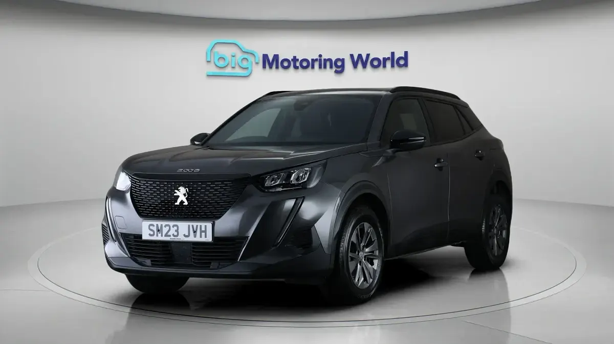 Used Peugeot 2008 Active+ 100 HP (73 kW) 2023 Grey SUV