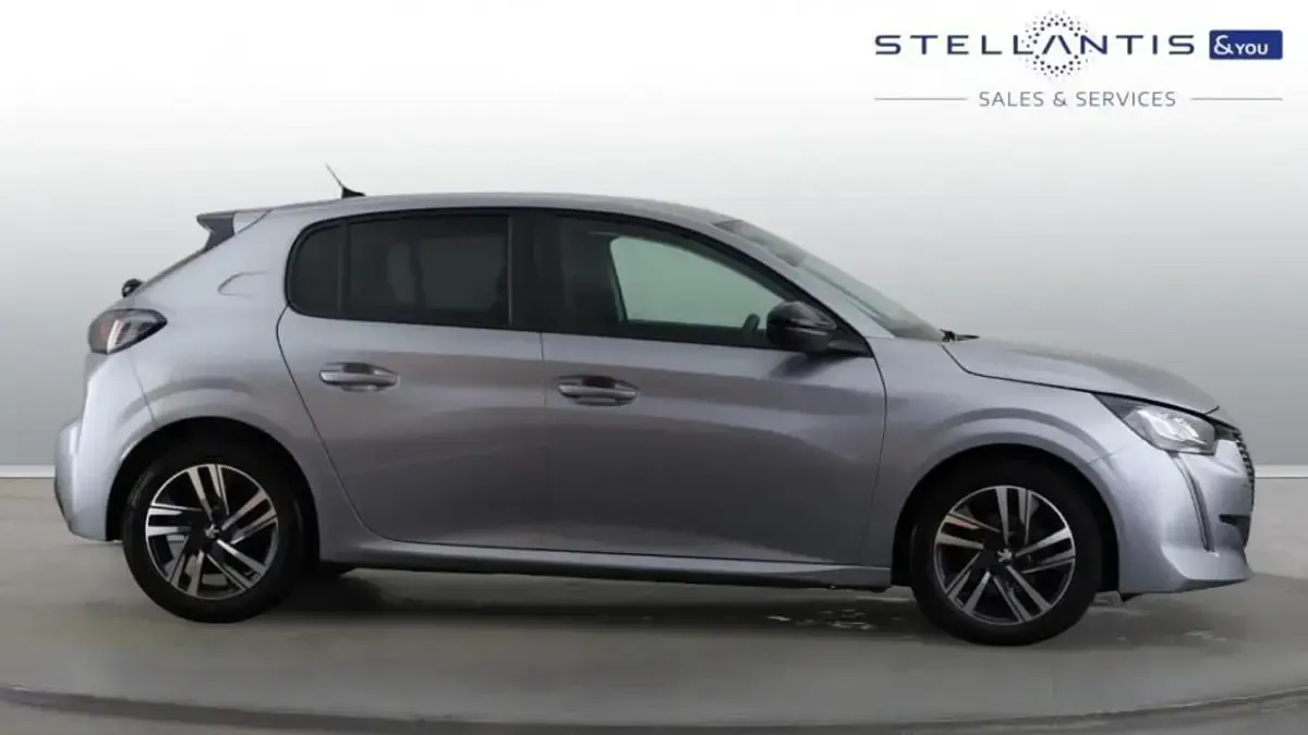 Used Peugeot 208 Active+ 74 HP (54 kW) 2023 Grey Hatchback