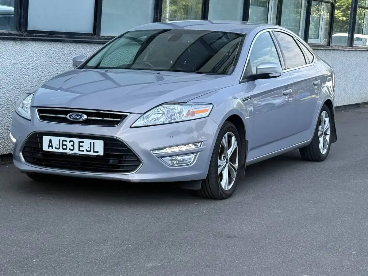 Used Ford Mondeo Business Edition 140 HP (102 kW) 2014 Silver Hatchback