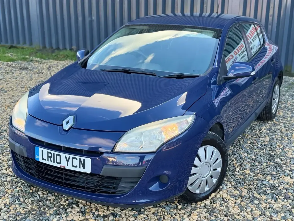 Used Renault Mégane III Extreme 110 HP (80 kW) 2010 Blue Hatchback