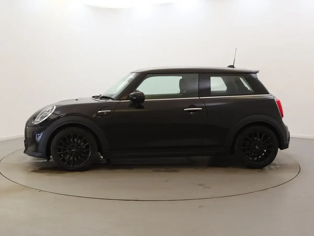 Usado Mini Cooper S Classic 178 CV (130 kW) 2022 Negro Utilitario