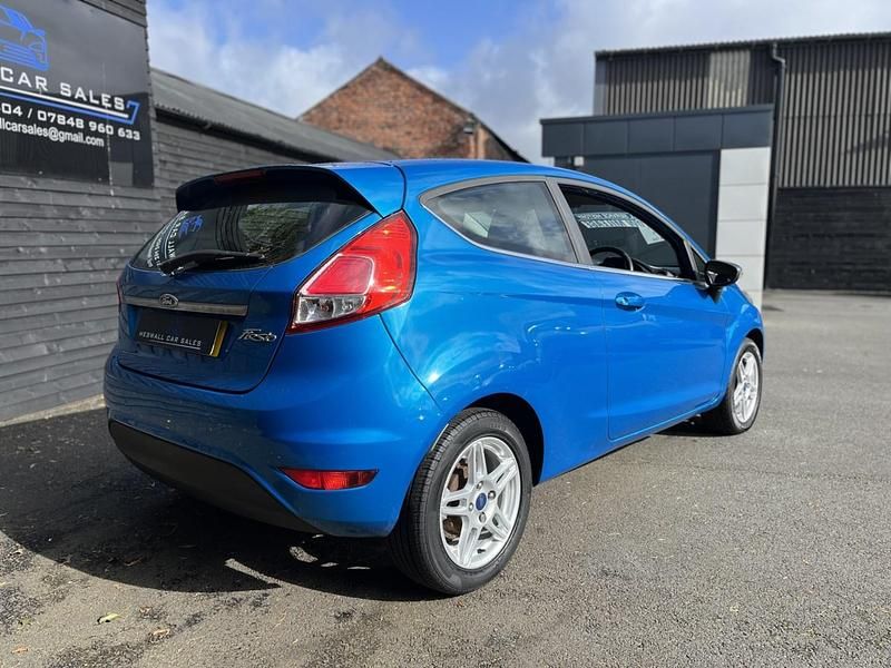 Used Ford Fiesta Zetec 82 HP (60 kW) 2014 Blue Hatchback