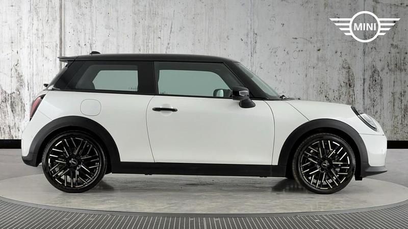 Used Mini Cooper S Hatch 201 HP (147 kW) 2025 White Hatchback