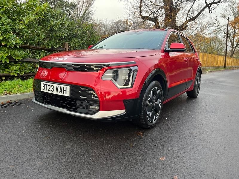 Red Used 2023 Kia Niro SUV | £15,995 (Super price) - Image 1/4