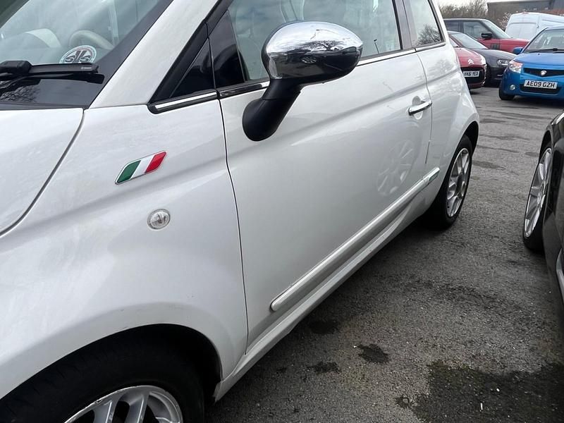 Used Fiat 500 Lounge 69 HP (50 kW) 2010 White Hatchback