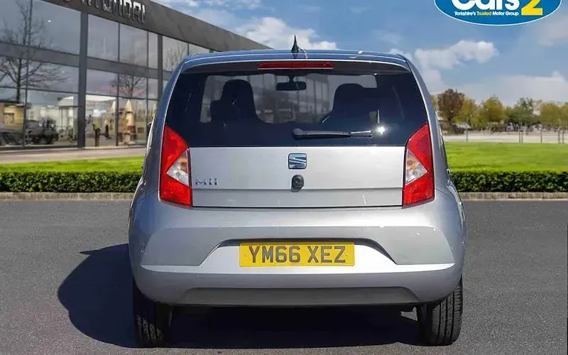 Used Seat Mii Design 60 HP (44 kW) 2017 Silver Hatchback