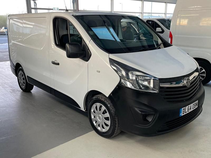 Used Vauxhall Vivaro 115 HP (84 kW) 2014 White MPV