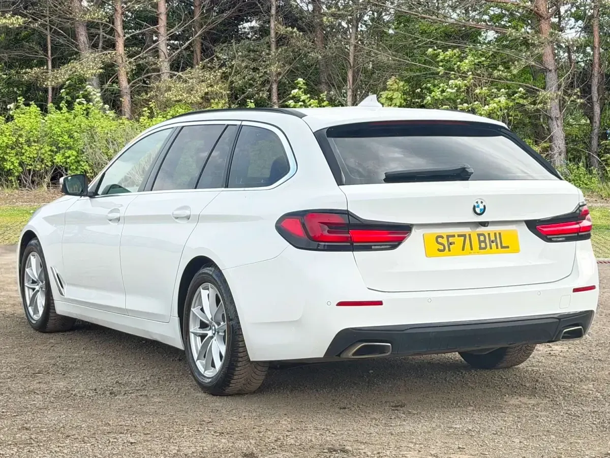 Used BMW 530 Comfort Edition 286 HP (210 kW) 2021 White Estate