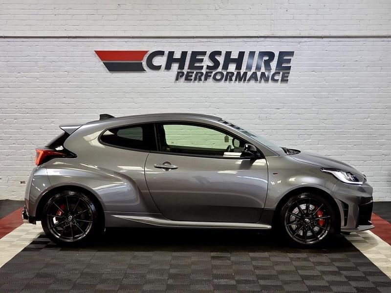 Used Toyota Yaris 276 HP (202 kW) 2025 Grey Hatchback