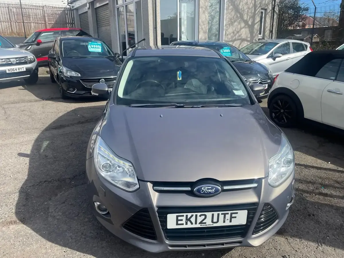 Usado Ford Focus Titanium X 125 HP (91 kW) 2012 Castanho Citadino