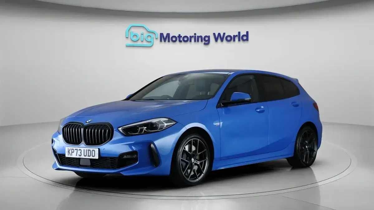 Used BMW 118 M Sport 134 HP (98 kW) 2023 Blue Hatchback