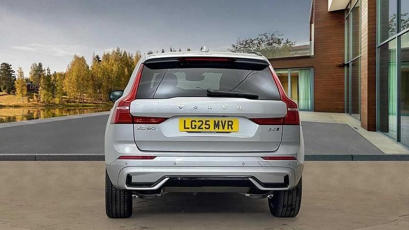Used Volvo XC60 Ultra 250 HP (183 kW) 2025 Silver SUV
