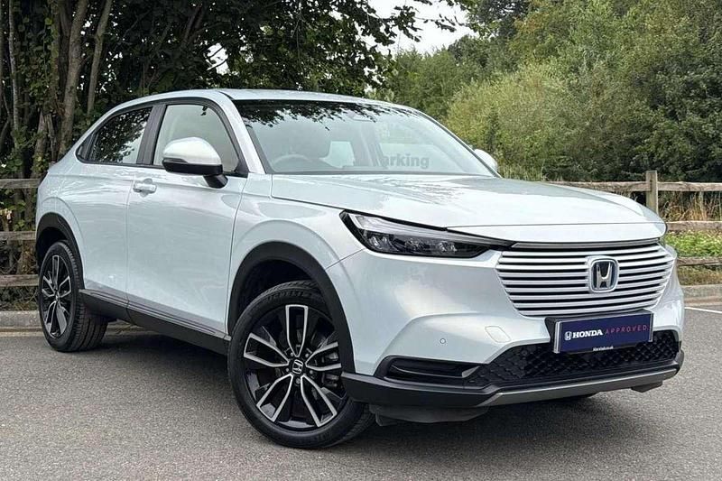 White Used 2023 Honda HR-V Elegance SUV | £23,950 (Fair price) - Image 1/4