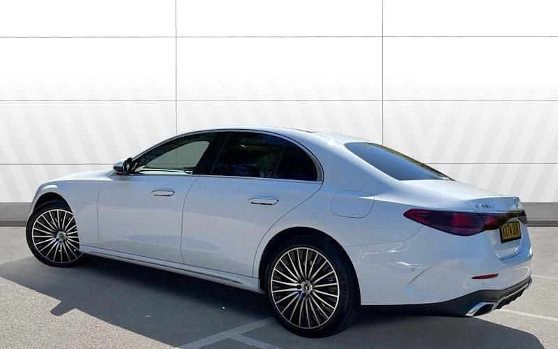 Usado Mercedes E300 AMG Line Premium Plus 313 HP (230 kW) 2024 Branco Sedan