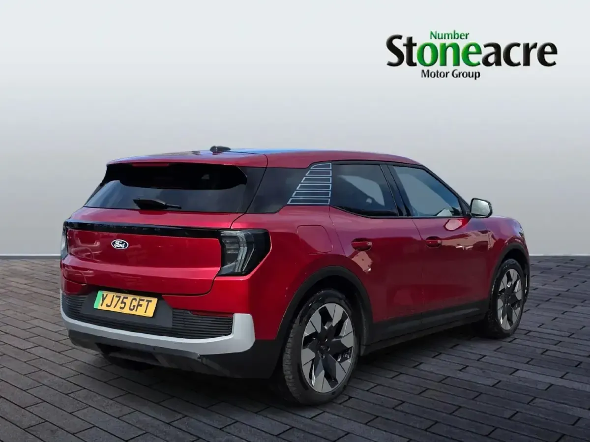 Begagnad Ford Explorer Premium 210 kW (286 HK) 2025 Röd SUV
