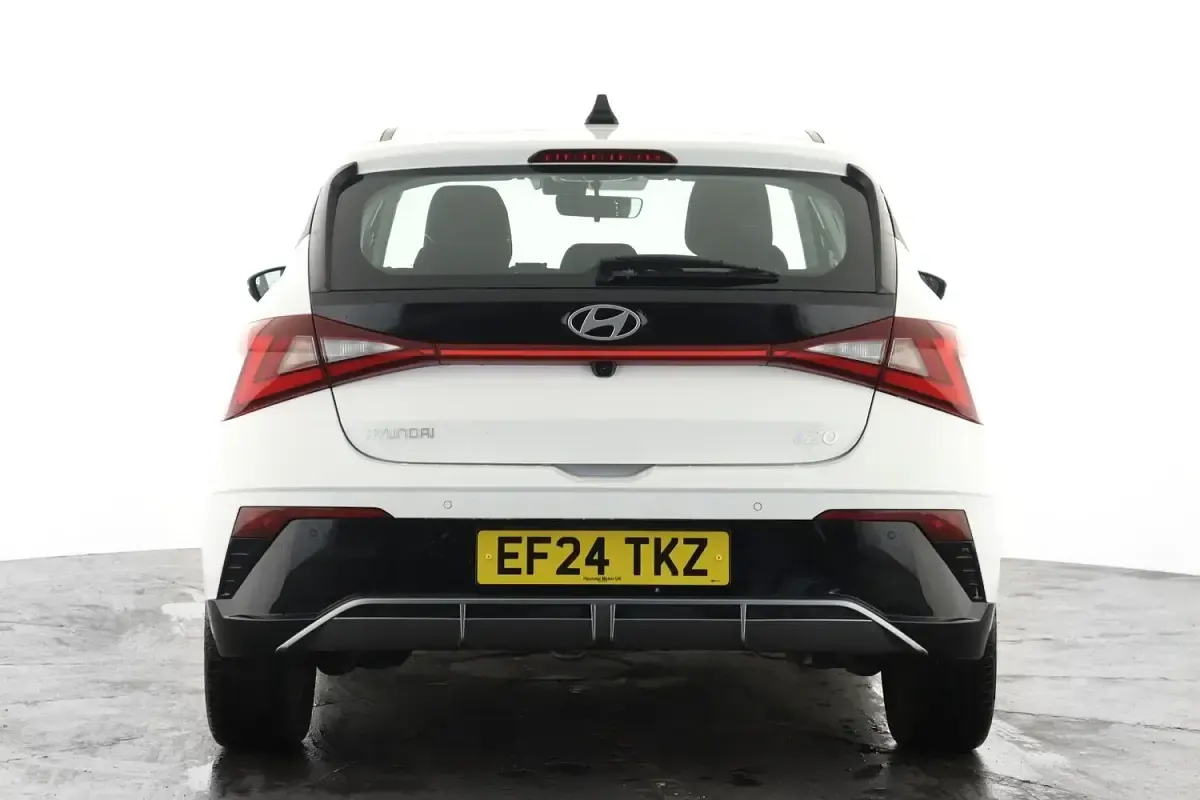 Used Hyundai i20 Advanced 2024 White Hatchback