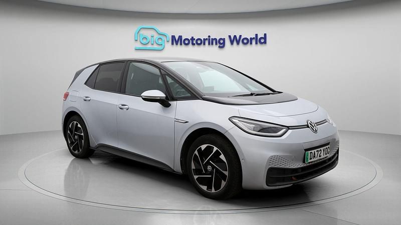Silver Used 2022 VW ID.3 Pro Hatchback | £16,100 (Fair price) - Image 1/4