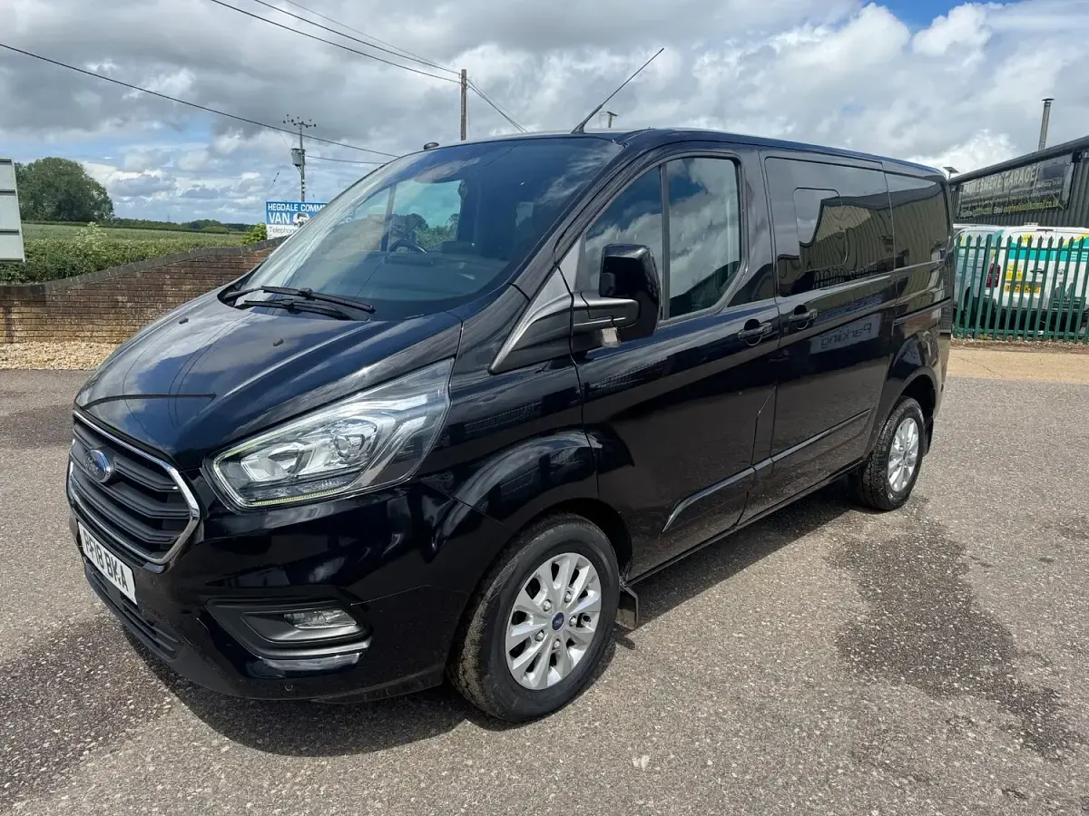 Used Ford Transit Custom Limited 130 HP (95 kW) 2018 Black Van