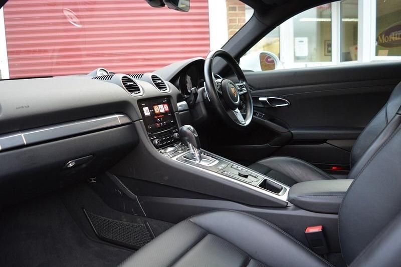 Used Porsche 718 Cayman S 350 HP (257 kW) 2017 White Coupe