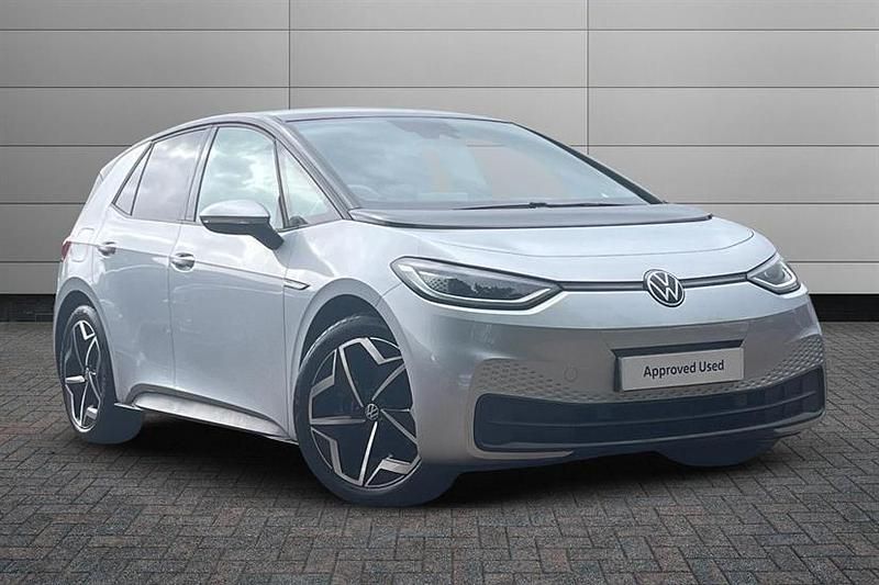 Scale silver with black roof Used 2021 VW ID.3 Pro Performance Hatchback | £17,999 (Expensive) - Image 1/4