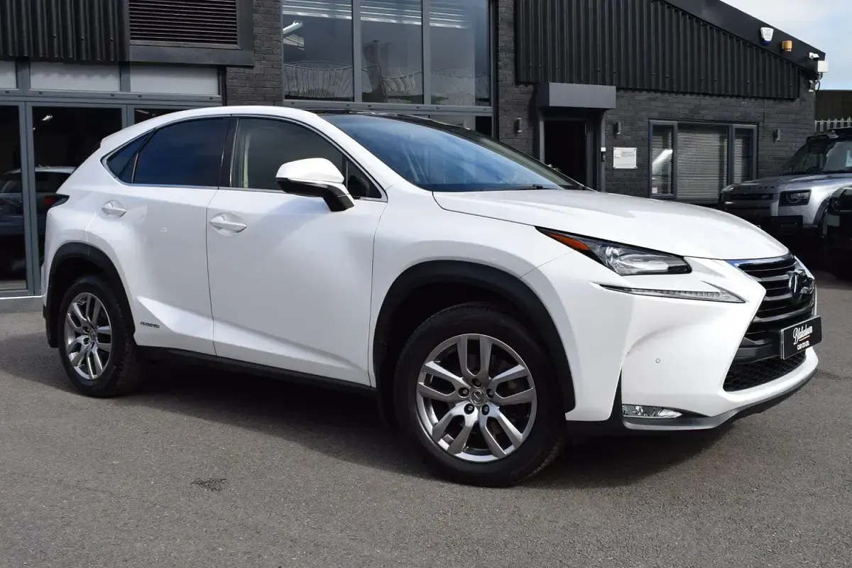 Used Lexus NX300h Luxury Line 2017 White SUV