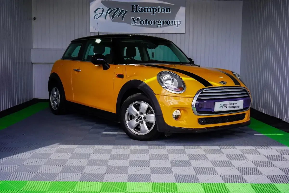 Used Mini Cooper Hatch 136 HP (100 kW) 2014 Orange Hatchback