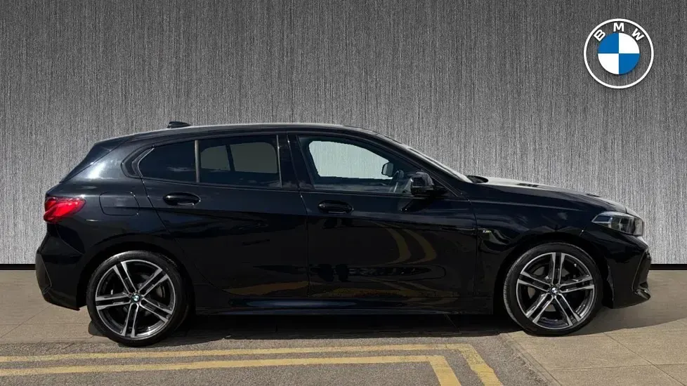 Usado BMW 118 M Sport 138 CV (101 kW) 2020 Negro Utilitario