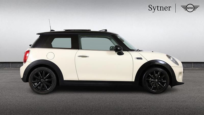 Used Mini Cooper D Hatch 114 HP (83 kW) 2018 White Hatchback