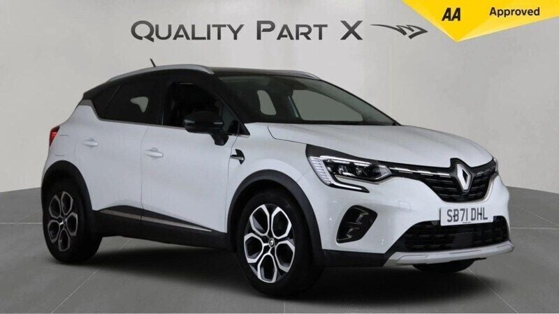 White/black Used 2022 Renault Captur Version S SUV | £13,250 (Good price) - Image 1/4