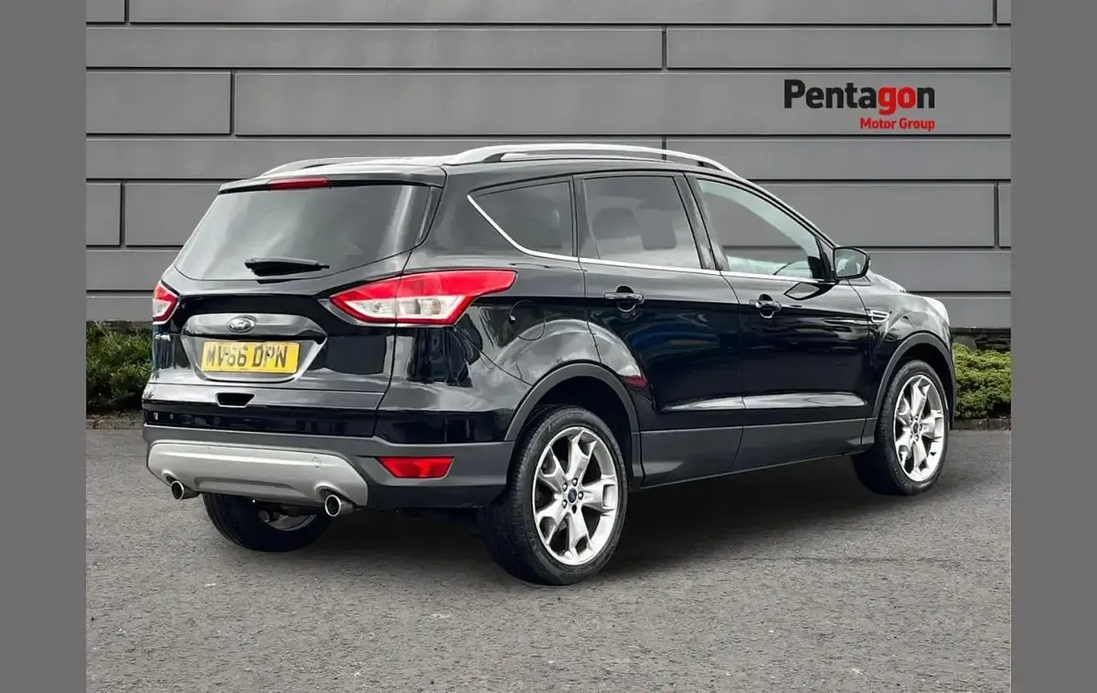 Used Ford Kuga Titanium 150 HP (110 kW) 2016 Black SUV