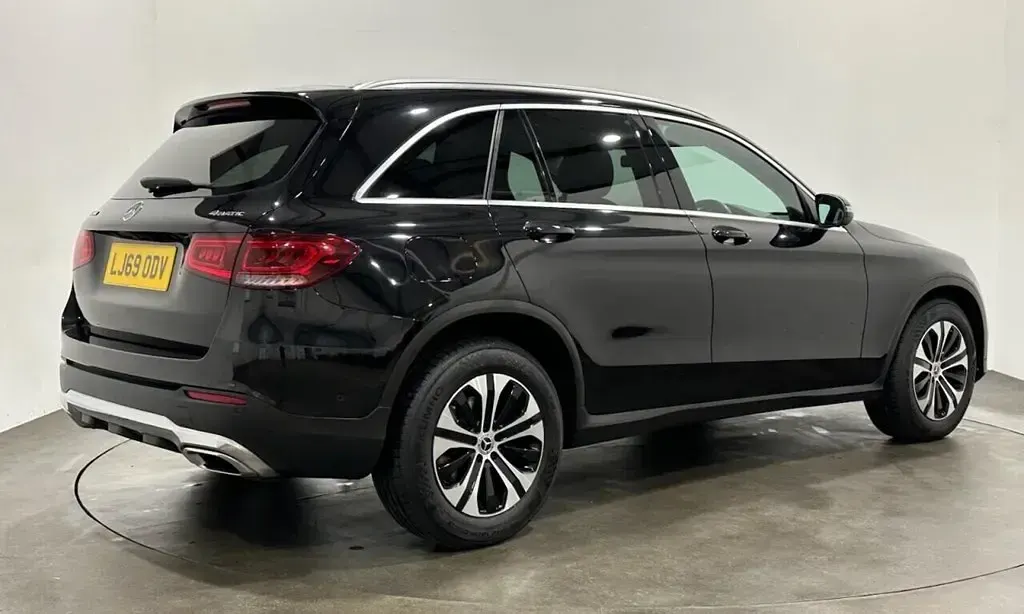 Second-hand Mercedes GLC220 194 CP (142 kW) 2019 Negru SUV