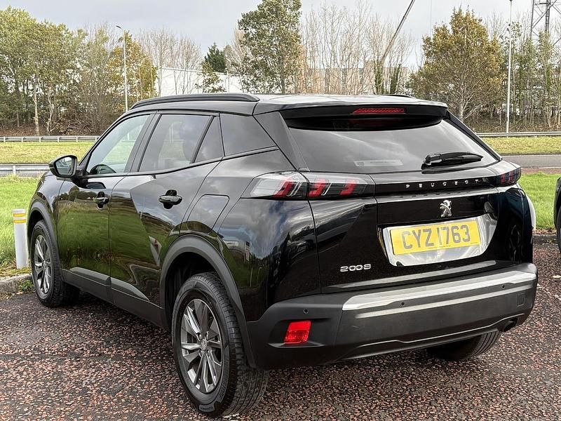 Used Peugeot 2008 Active+ 100 HP (73 kW) 2023 Black SUV