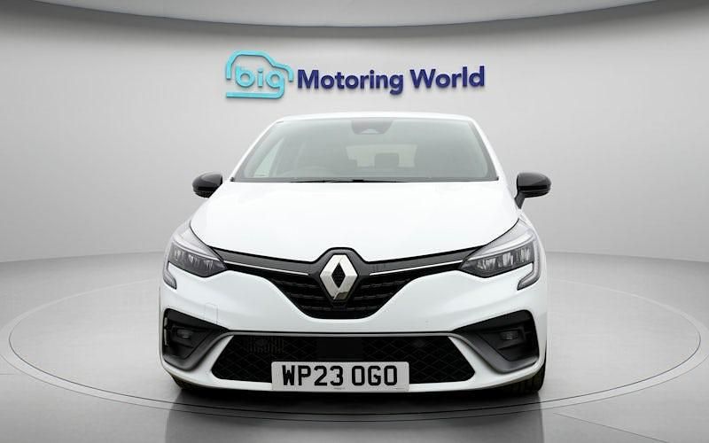 Used Renault Clio V RS Line 90 HP (66 kW) 2023 White Hatchback