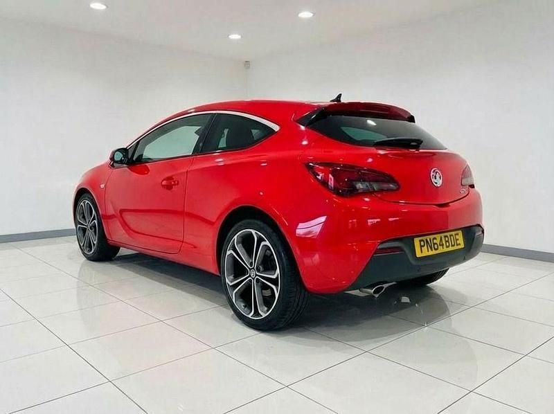 Used Vauxhall Astra GTC SRi 165 HP (121 kW) 2014 Red Coupe